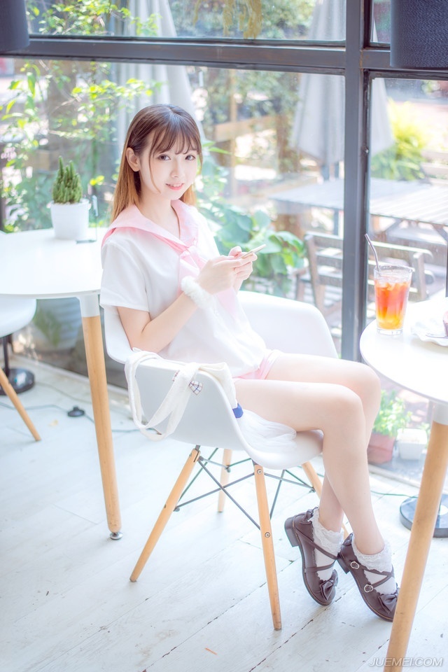 如果你不能飞，那就奔跑;如果不能奔跑，那就行走;如果不能行走，那就爬行;但无论你做什么，都要保持前行的方向。